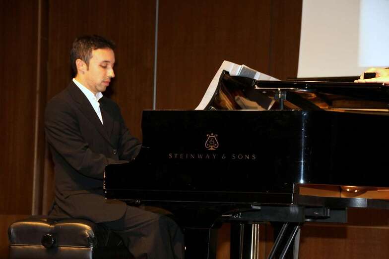 Ignacio Clemente Estupiñán, en un concierto (Foto Jesús Ruiz Mesa)